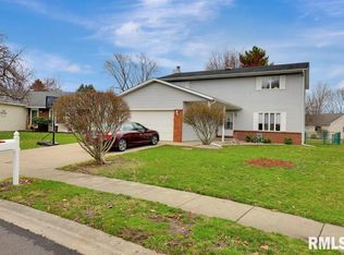 29 Hollybrook Dr, Springfield, IL 62702