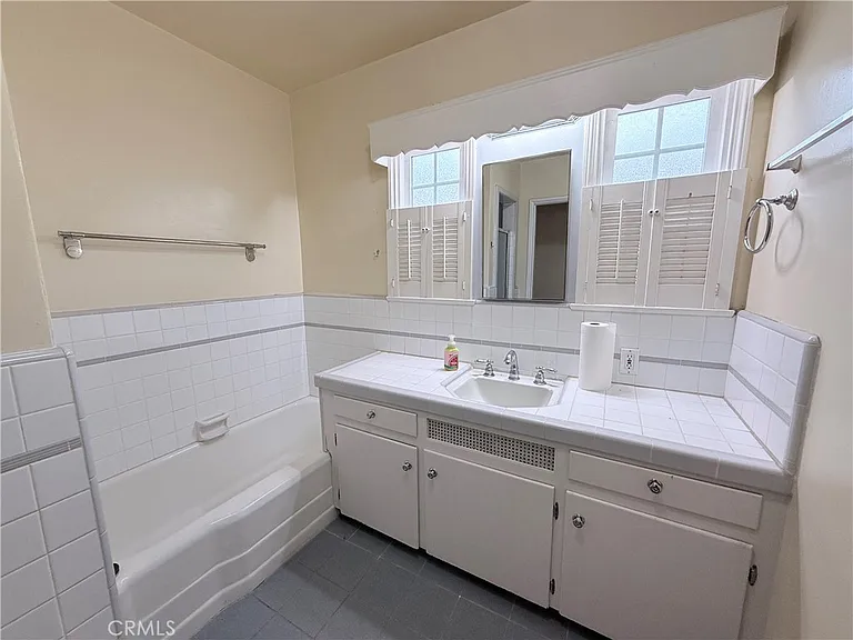 952 Balboa Dr — Photo 11