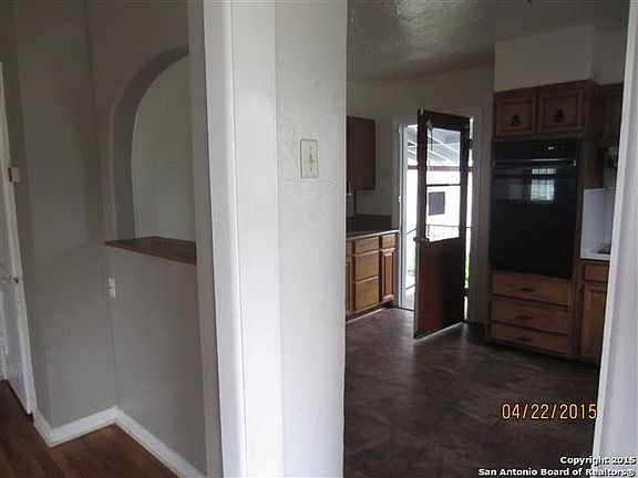 3rd image of 410 Oriental Ave