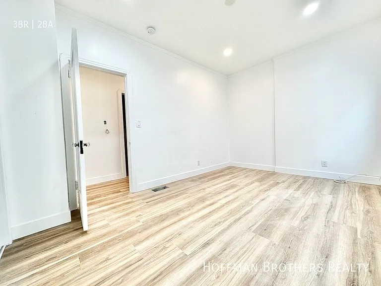 330 N Spaulding Ave — Photo 13