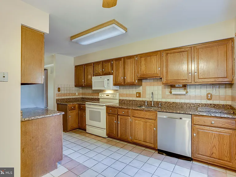 7371 Swan Point Way #10-8 — Photo 5
