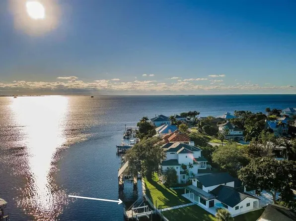 105 Augusta Ave, Palm Harbor, FL 34683