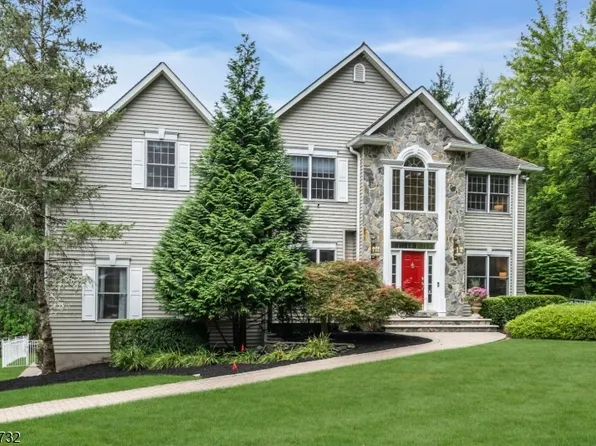 8 Sir Arthurs Ct, Sparta Twp., NJ 07871