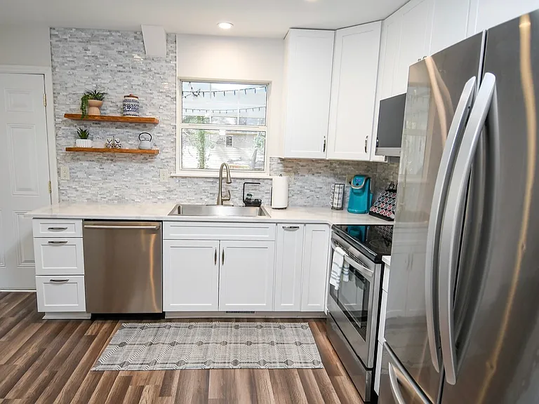 39 Burgess Ln — Photo 4