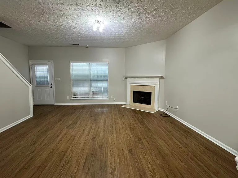 2529 Emma Way — Photo 17