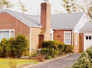 35 The Promenade, Glen Head, NY 11545