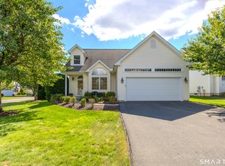 18 Wicklow Ln, Shelton, CT 06484