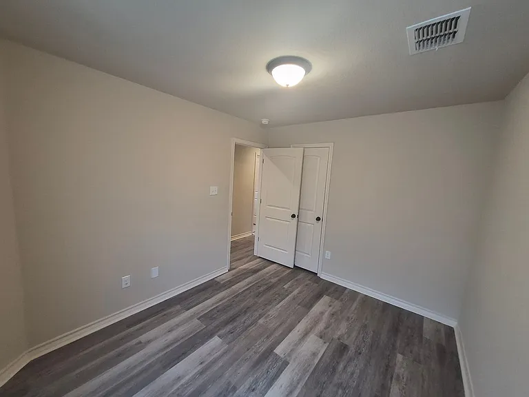6858 Lakeview Dr #101 — Photo 17