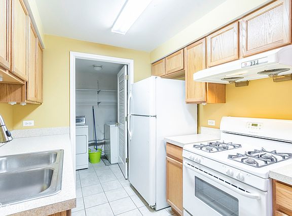 4th image of 2734 S Wentworth Ave APT 213