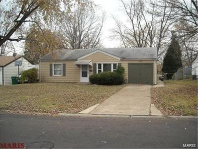 9839 Vickie Pl, Saint Louis, MO, 63136