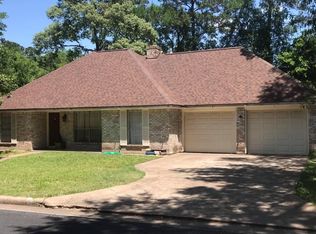 233 Normal Park Dr, Huntsville, TX 77320