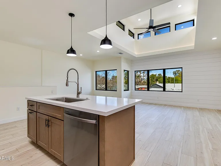 434 S Roosevelt St — Photo 12