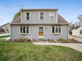 25204 Loomis Rd W, Waterford, WI 53185