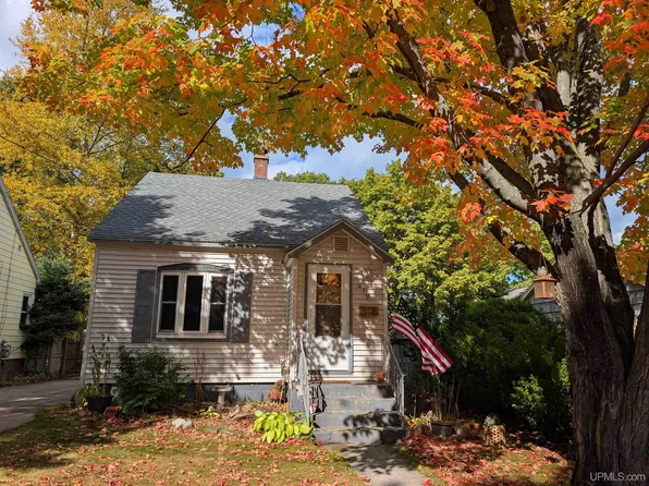 419 E Prospect St, Marquette, MI 49855