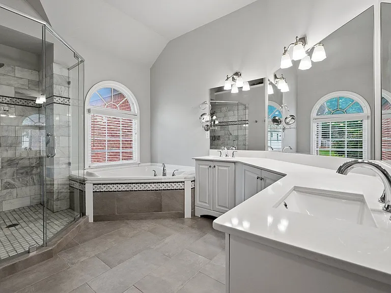1106 Glenrose Dr SE — Photo 12
