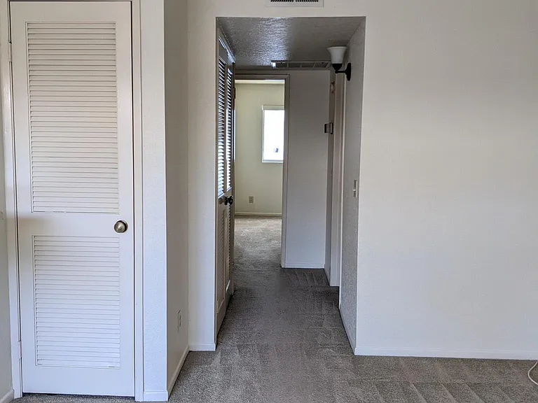 337 N Buena Vista St #202 — Photo 22
