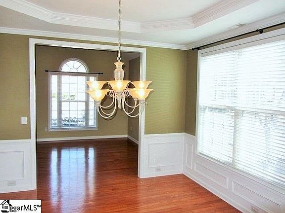 3rd image of 510 Grimes Dr