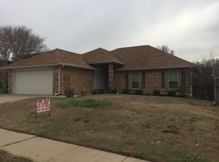 6008 Hillglen Dr, Watauga, TX 76148