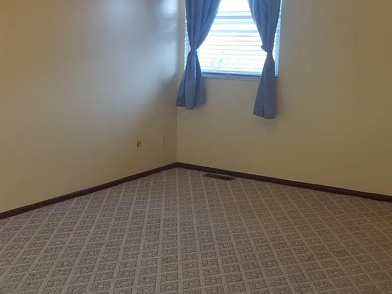 10371 Forest Brook Ln #F — Photo 8