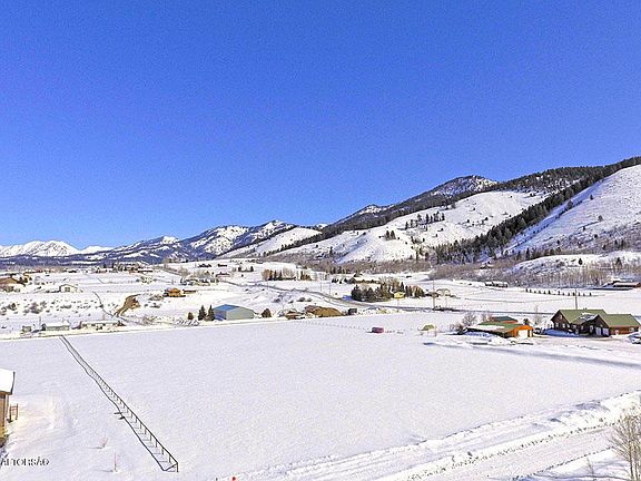 3rd image of 2 Corral Canyon Ln