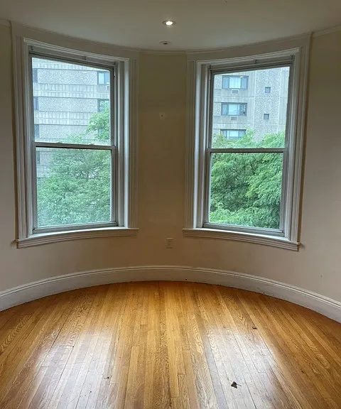 Centre St — Photo 3