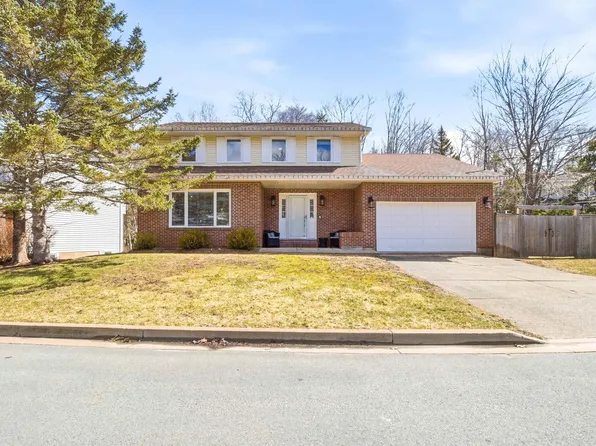 5 Parkvale Cres, Bedford, NS B4A 3M3