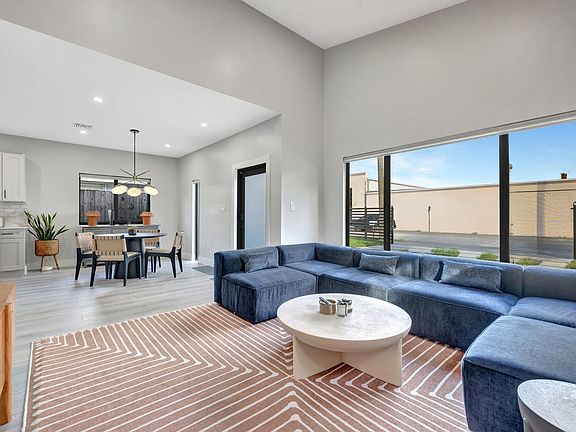4th image of 3320 NE 5 Avenue