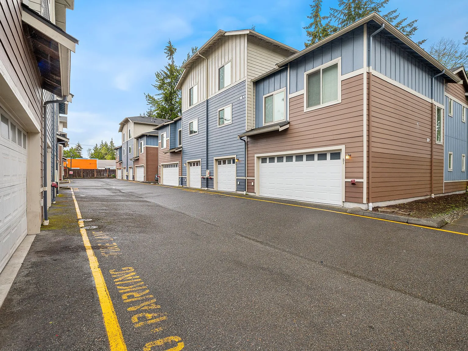 Pinnacle Townhomes — Photo 3