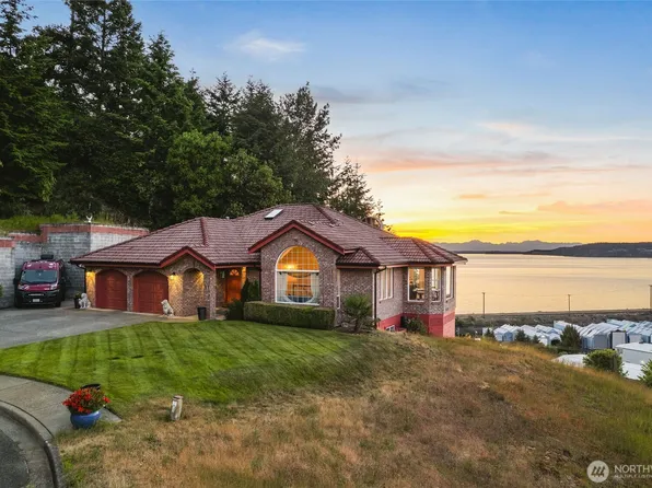 2781 Chambers Point Court, Steilacoom, WA 98388