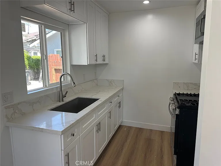 619 S Brand Blvd #A — Photo 11