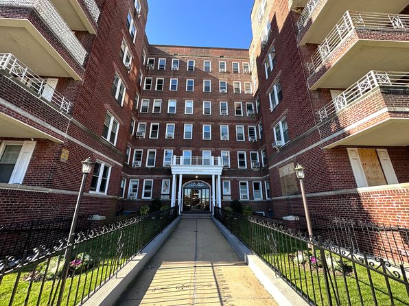 40 Shore Blvd APT 1B
