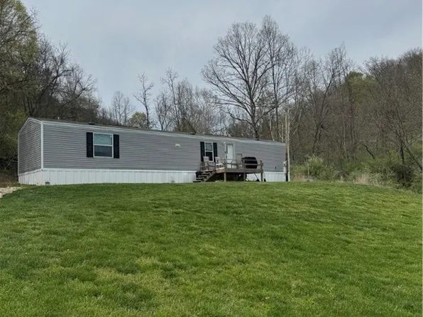 13565 Parkersburg Rd, Sandyville, WV 25275