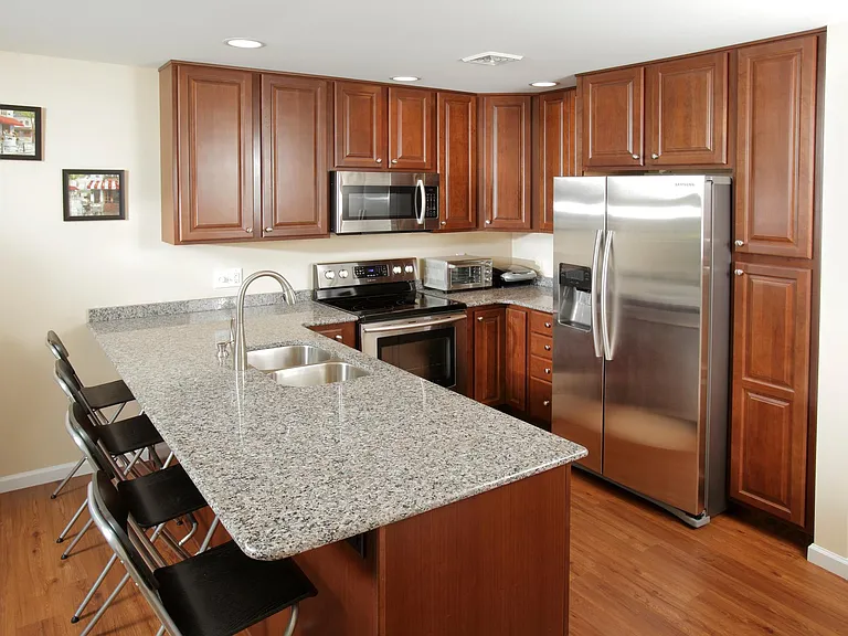 21 Lakeway Village Ln — Photo 10