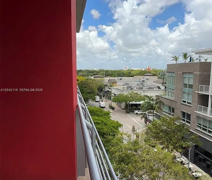 90 NE 32nd St #513 — Photo 1