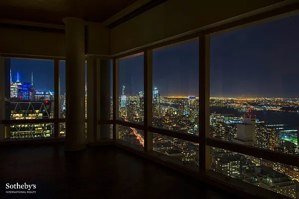 Sold by Sotheby's International Realty | media 9