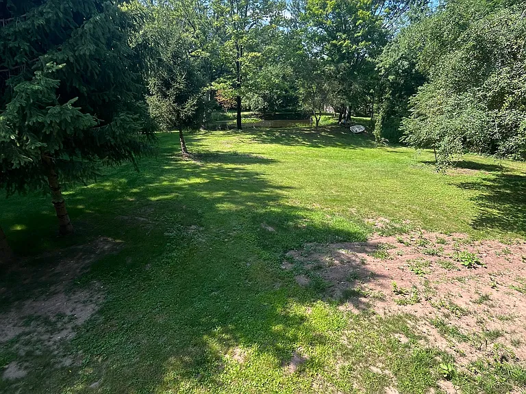751 W Avon Rd — Photo 35