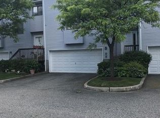 5 James Ct, Nanuet, NY 10954