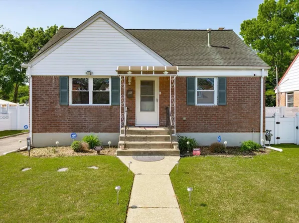 26 Circle Drive, Hempstead, NY 11550