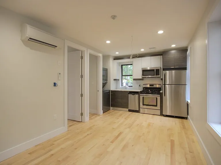 867 Metropolitan Ave #2R — Photo 5