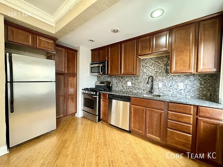 4804 Jefferson St #301 — Photo 6