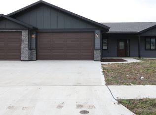 4712 Hampton Loop S, Moorhead, MN 56560