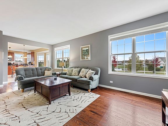 2nd image of 16612 S Arbor Ct