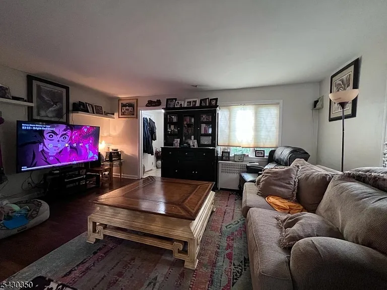 301 W Elm St — Photo 4