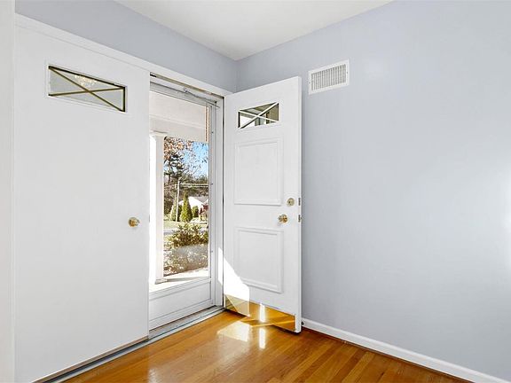 2nd image of 14 Clayton Downs Ln