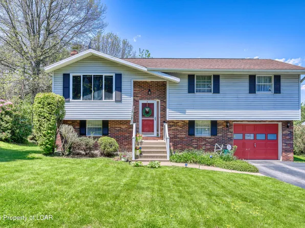 10 Atwell Dr, Dupont, PA 18641