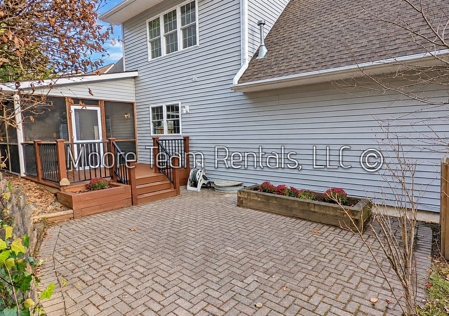 3/2.5 Villa in Duncraggen - Private Outdoor Living Spaces — Photo 3