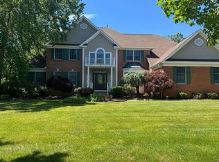 8 Marian Dr, West Windsor, NJ 08550