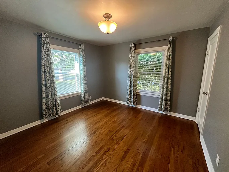 220 S Chestnut St — Photo 5
