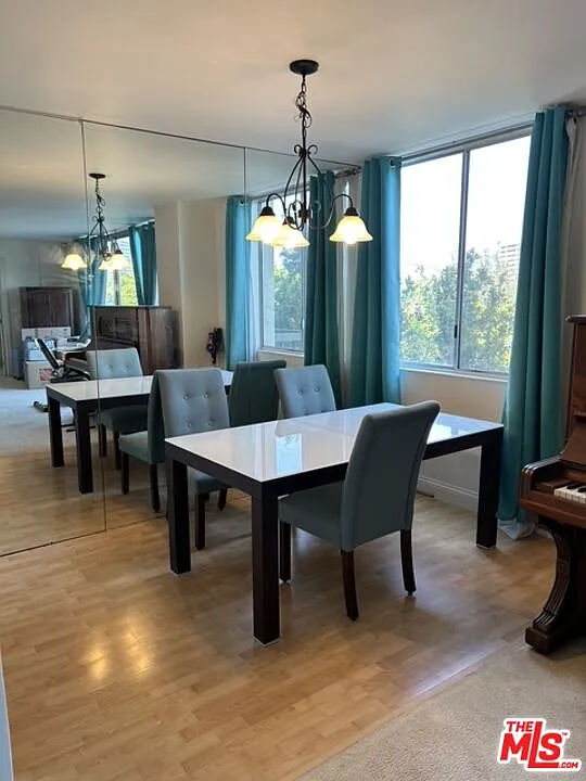 2 bed, 1.5 bath, 1006 sqft, $3,800 — Photo 4