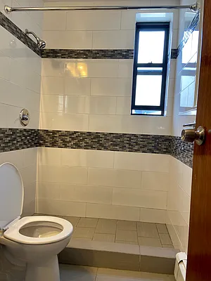 Rented by LDMI Realty Group LLC | media 40